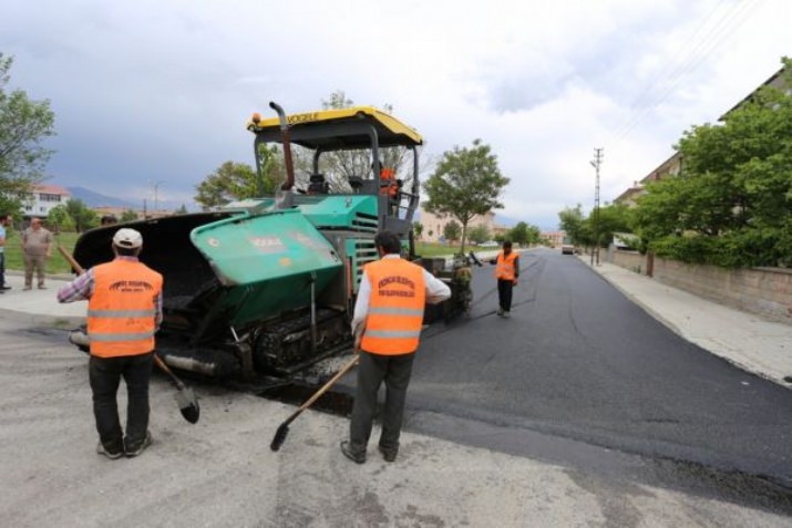 Asfalt Şimdide Yunus Emre Mahallesinde